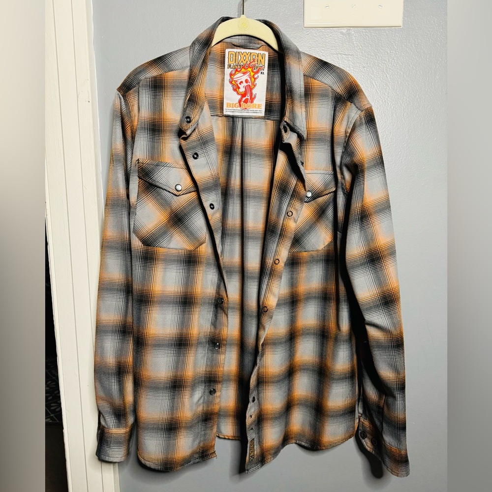 Dixxon women’s XL flannel, lightly worn,non smoking household.